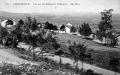 vers les batiments militaires